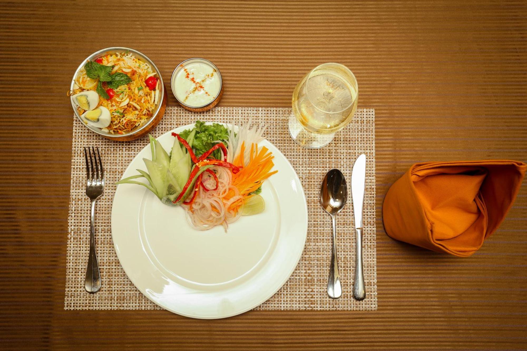 Yatri Suites And Spa Kathmandu Exteriör bild
