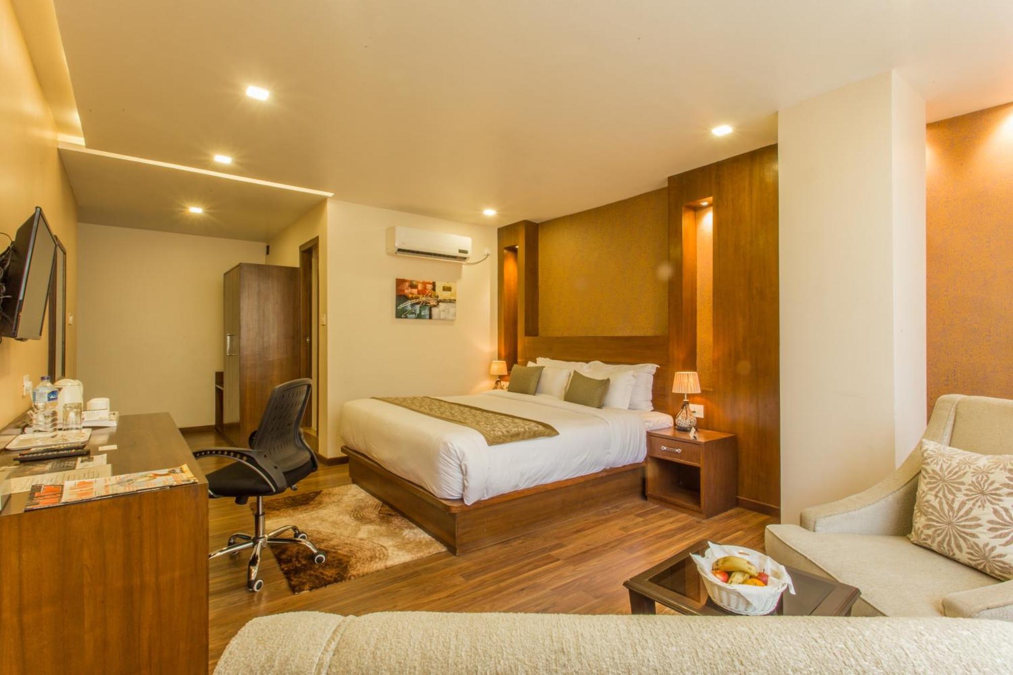 Yatri Suites And Spa Kathmandu Exteriör bild