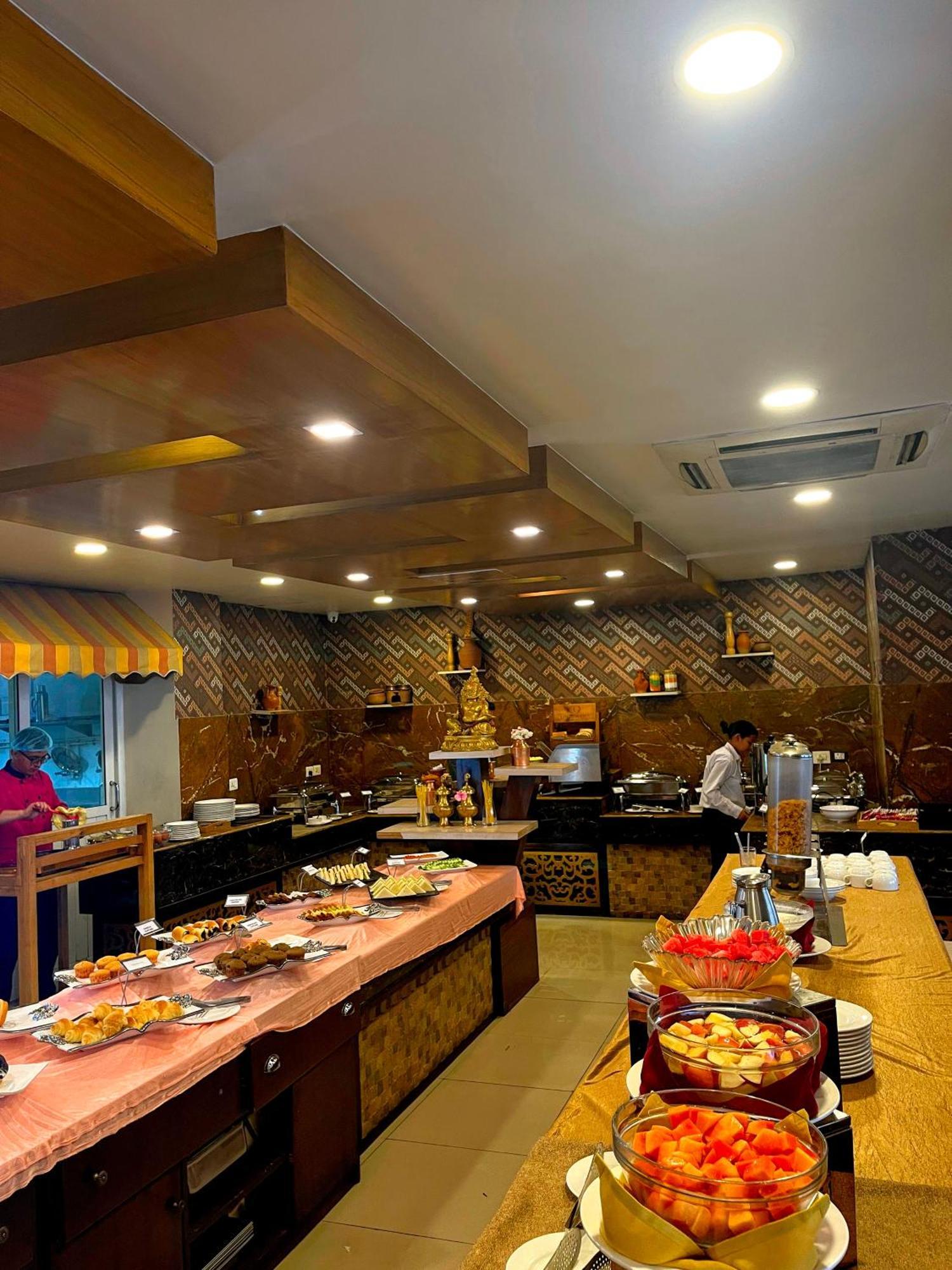 Yatri Suites And Spa Kathmandu Exteriör bild