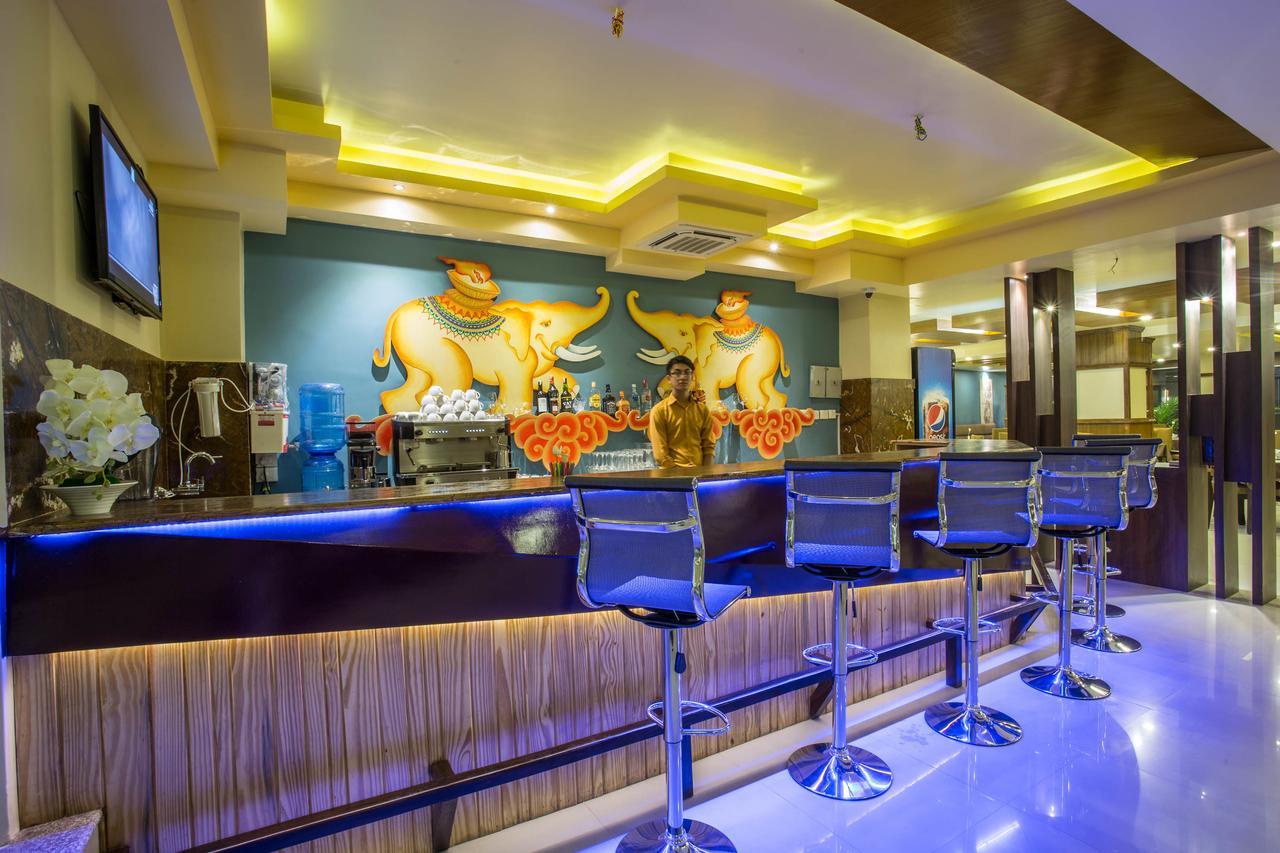 Yatri Suites And Spa Kathmandu Exteriör bild