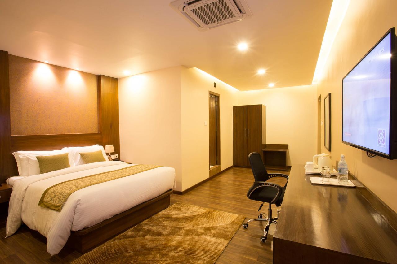 Yatri Suites And Spa Kathmandu Exteriör bild