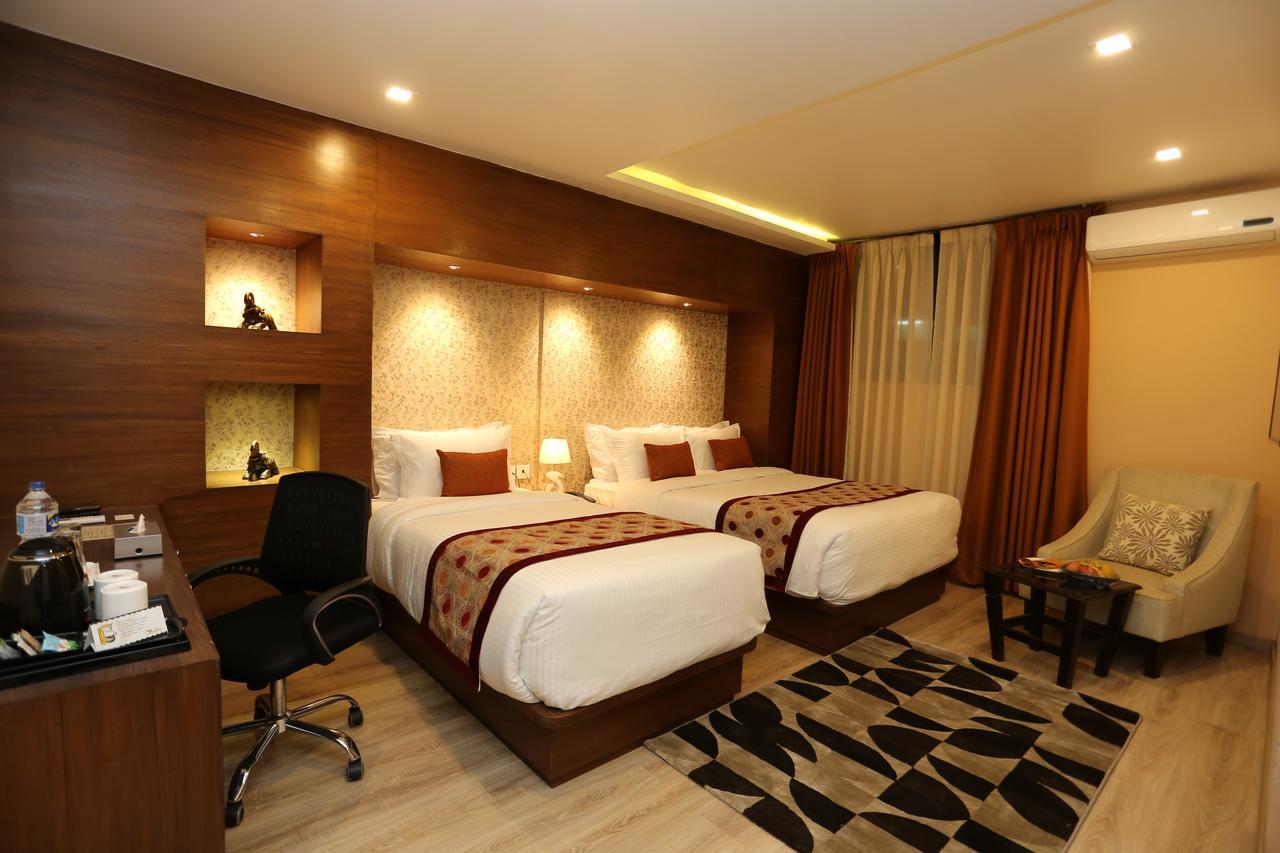 Yatri Suites And Spa Kathmandu Exteriör bild