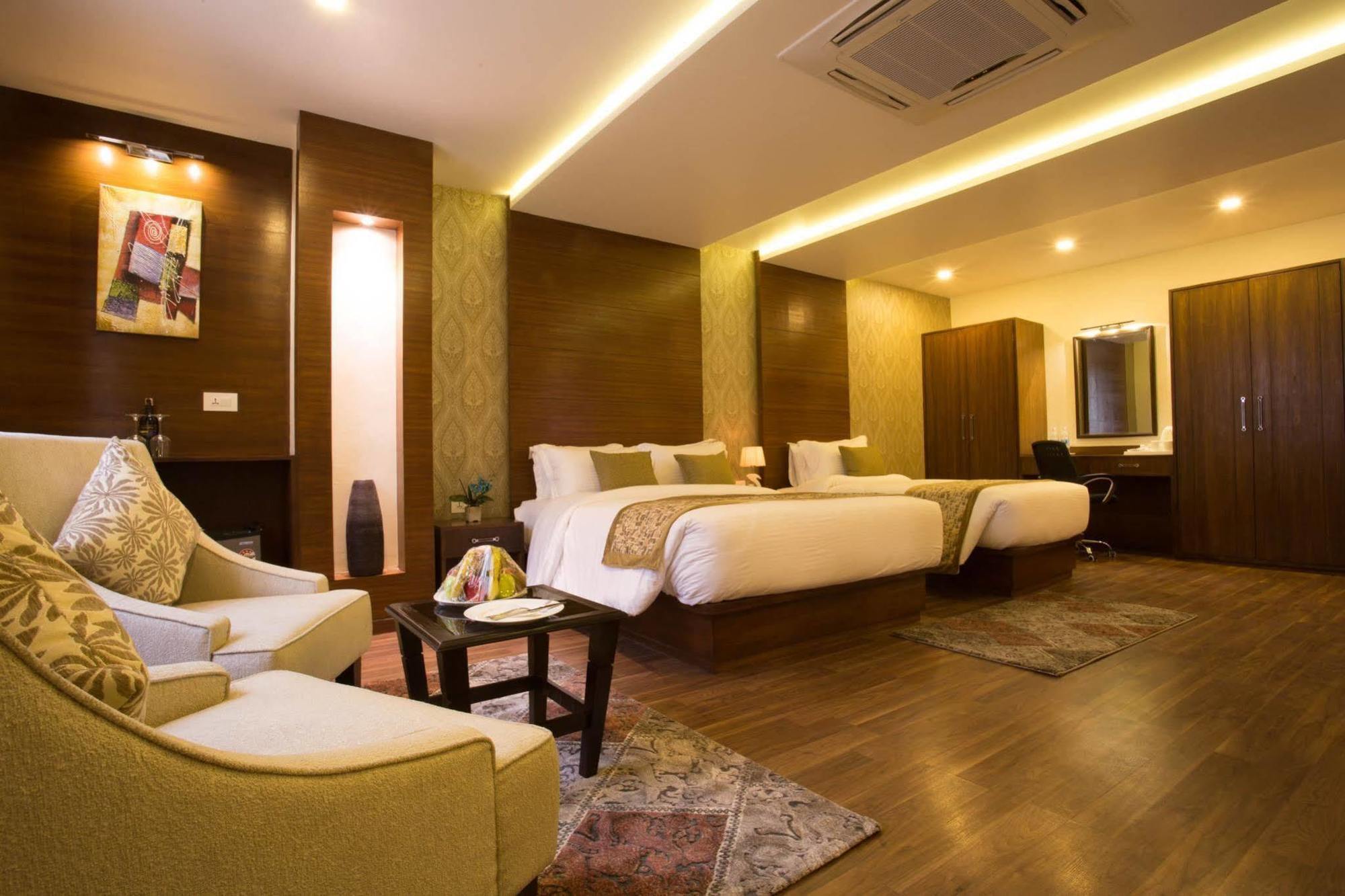 Yatri Suites And Spa Kathmandu Exteriör bild
