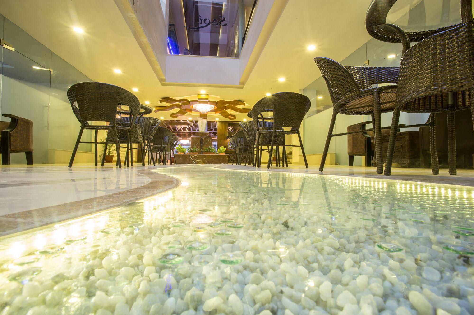 Yatri Suites And Spa Kathmandu Exteriör bild
