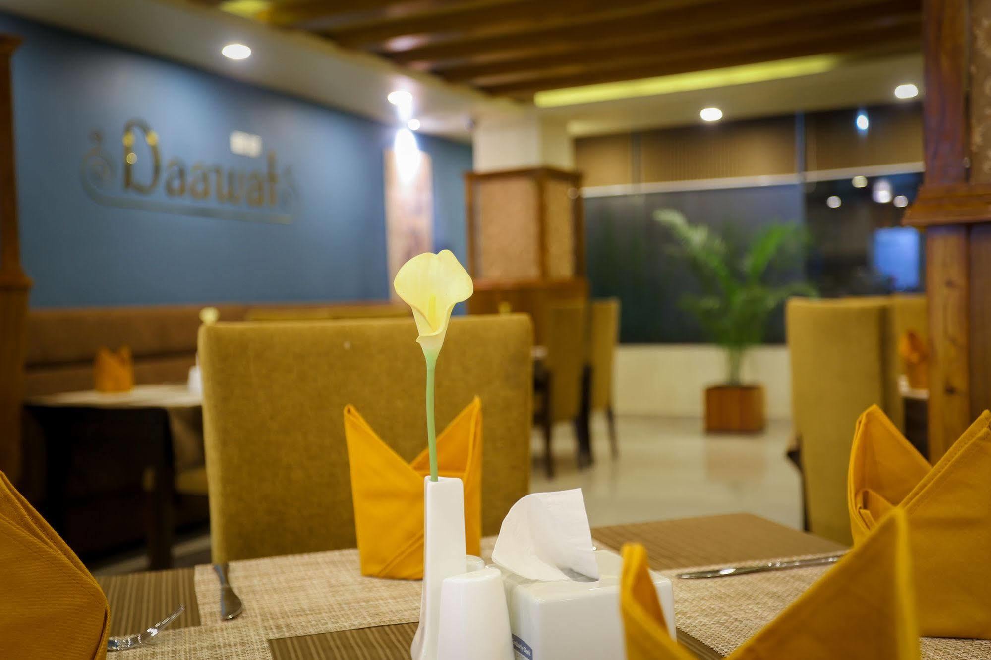 Yatri Suites And Spa Kathmandu Exteriör bild